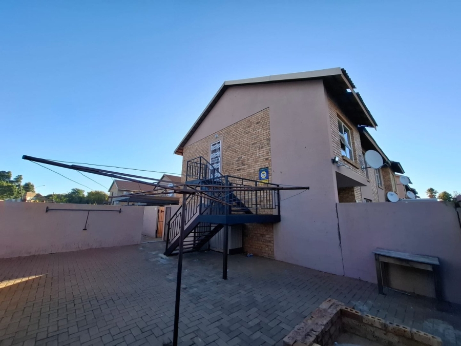 2 Bedroom Property for Sale in Pellissier Free State